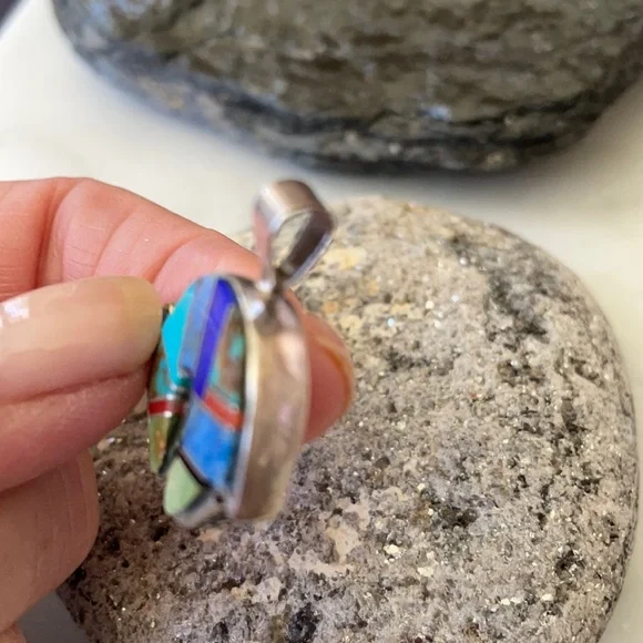 Vintage Charlie Bowie Reversible Bear and Kokopelli Navajo Pendant - Picture 11 of 15